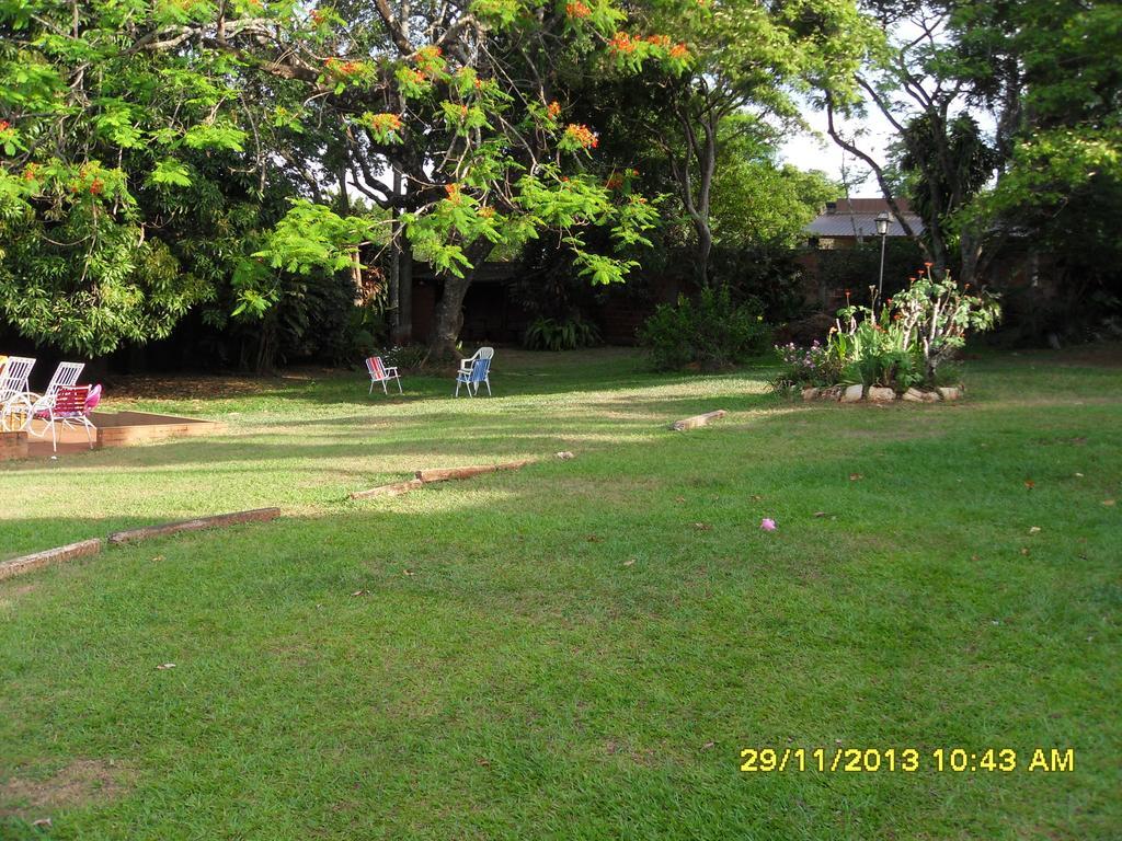 Hostel Y Posada Colibri Puerto Iguazu Luaran gambar