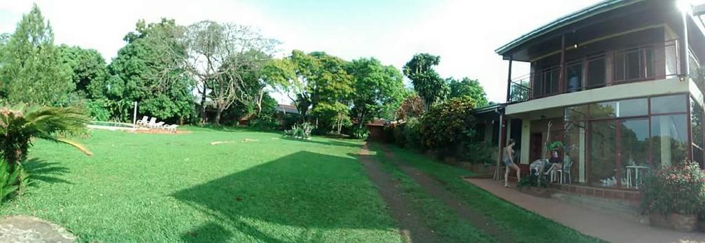 Hostel Y Posada Colibri Puerto Iguazu Luaran gambar